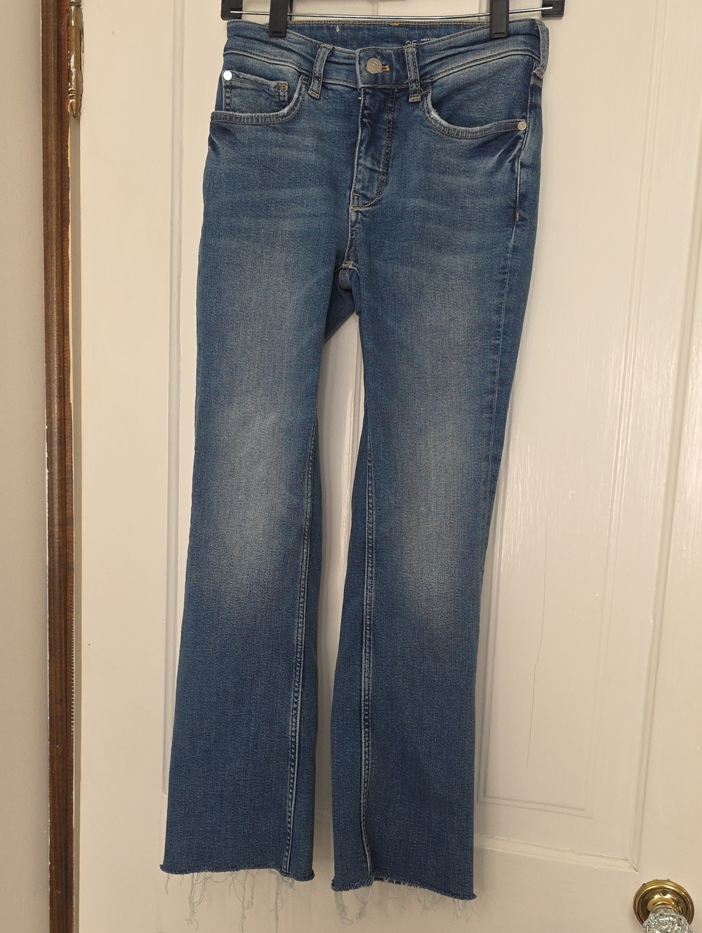 Pilcro The Yaya Women's Mid-Blue Flare Jeans